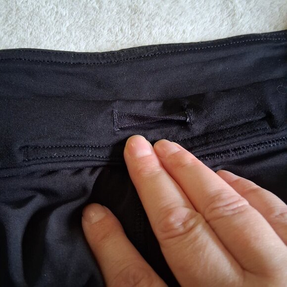 Lululemon Women's Size 8 Black Low Rise Speed Up Shorts - Picture 9 of 12